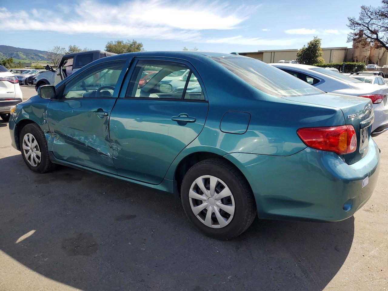 2010 TOYOTA COROLLA LE photo 3