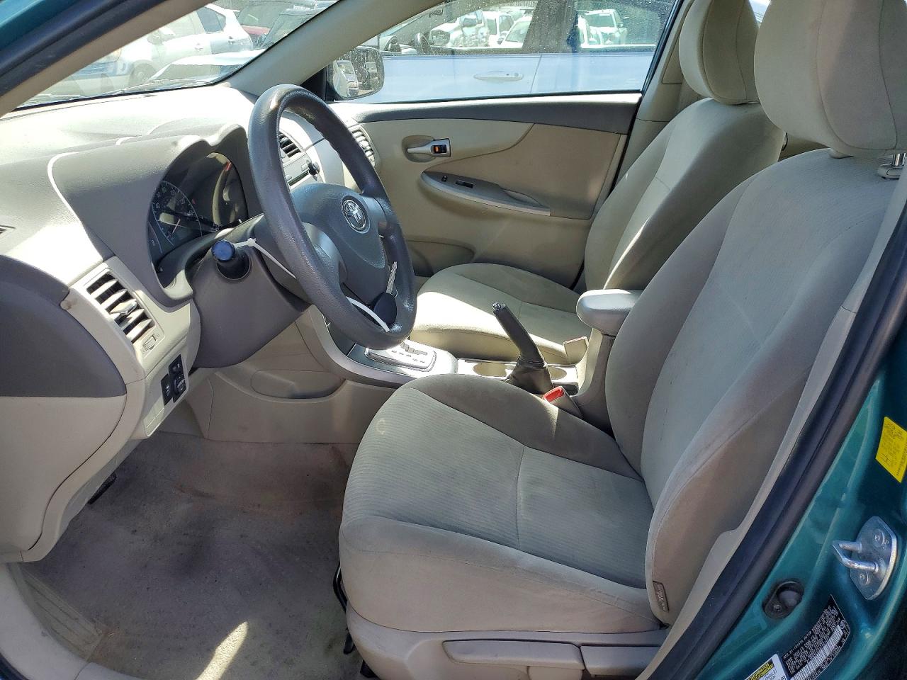 2010 TOYOTA COROLLA LE photo 13