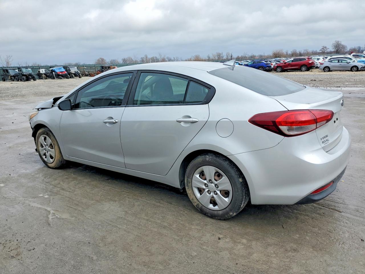 2017 KIA FORTE LX photo 2