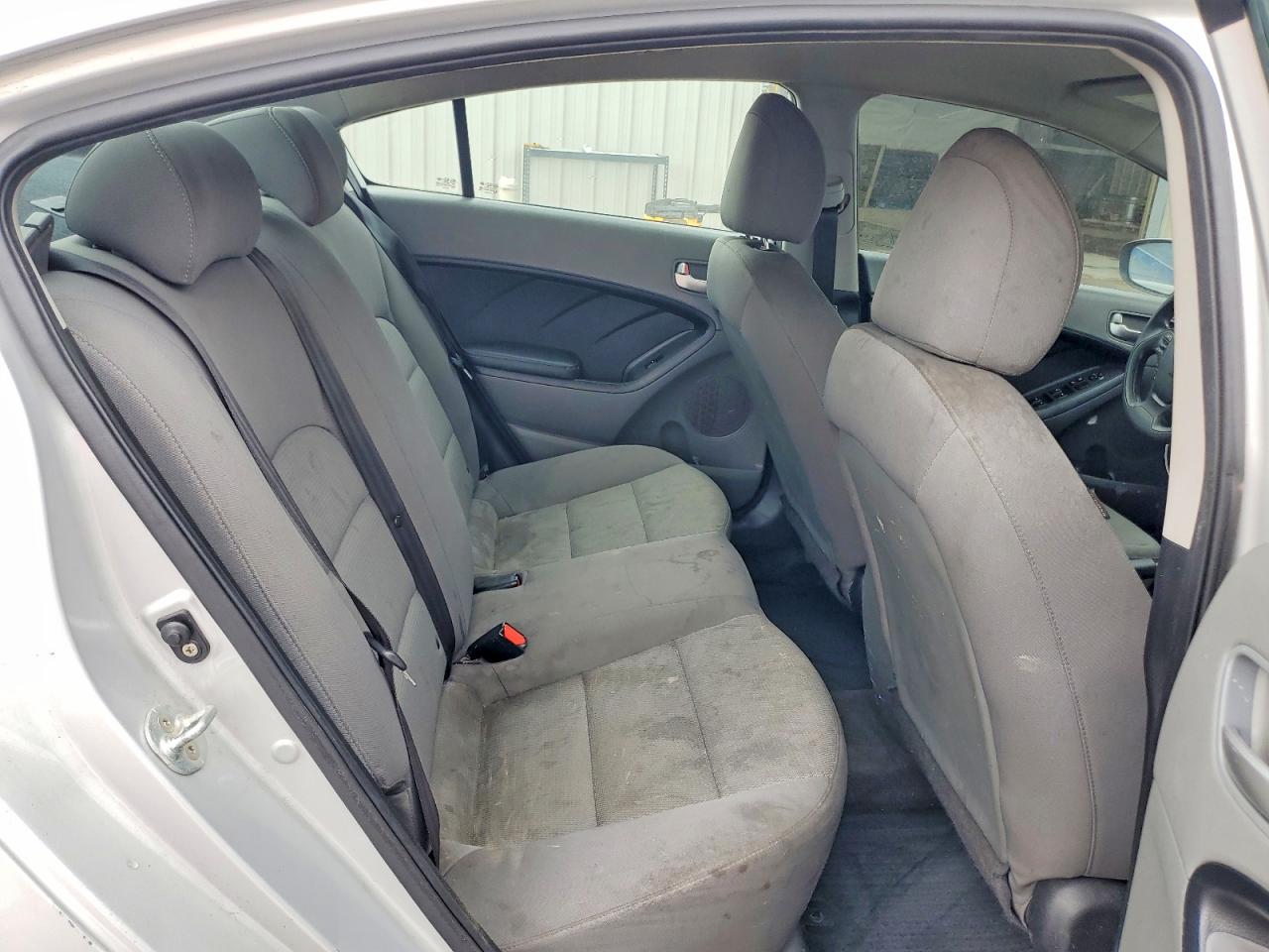 2017 KIA FORTE LX photo 10