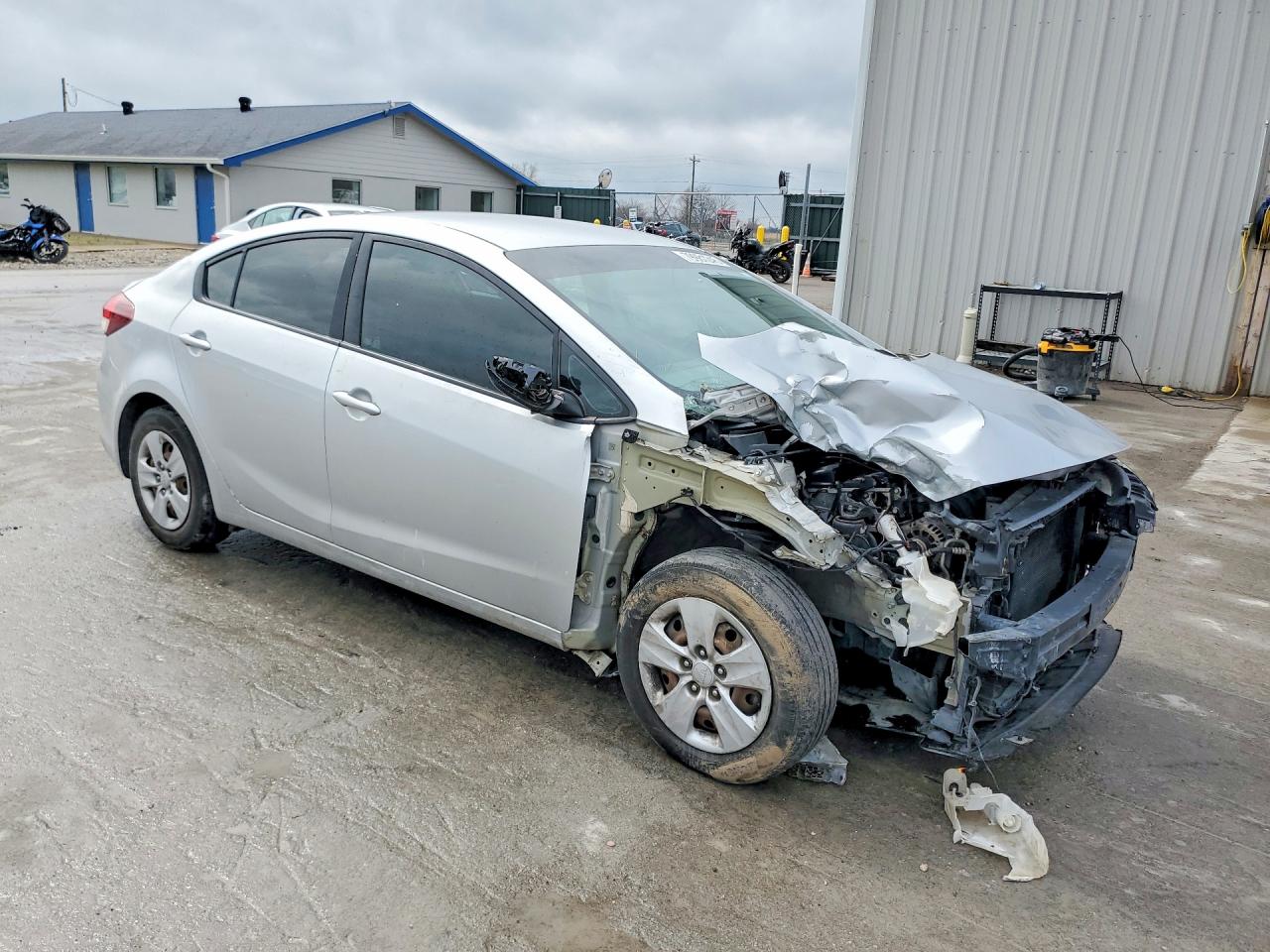 2017 KIA FORTE LX photo 4