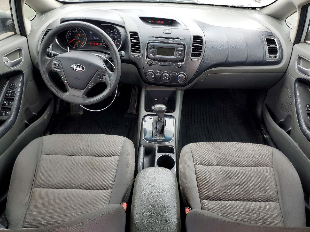 2017 KIA FORTE LX photo 8