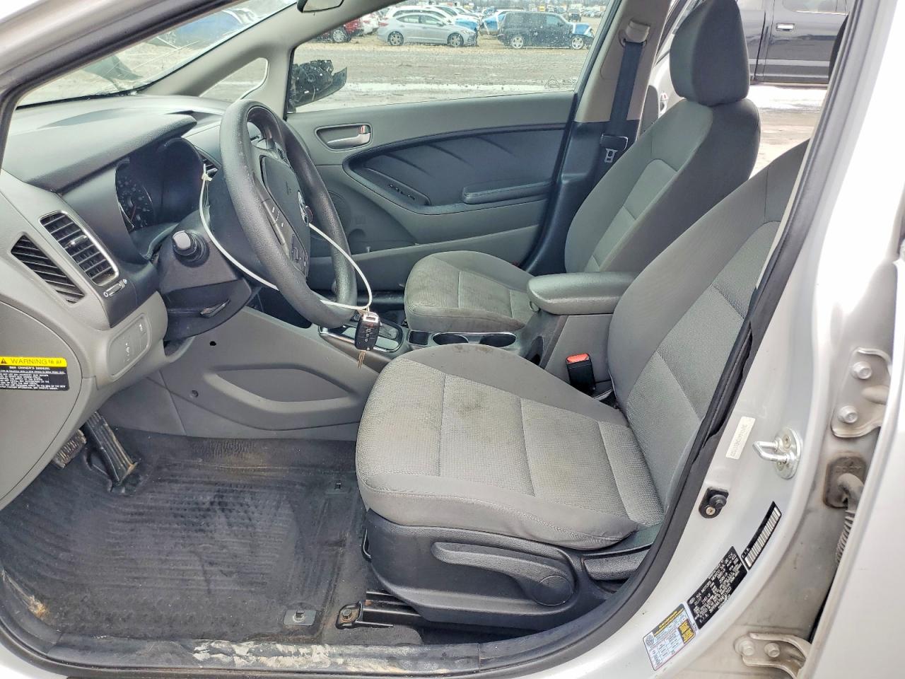 2017 KIA FORTE LX photo 7