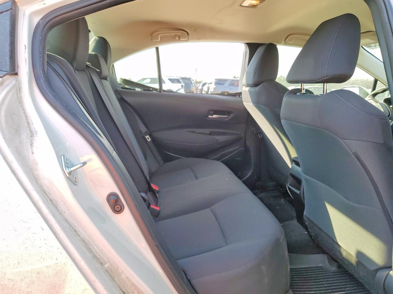 2021 TOYOTA COROLLA LE photo 10