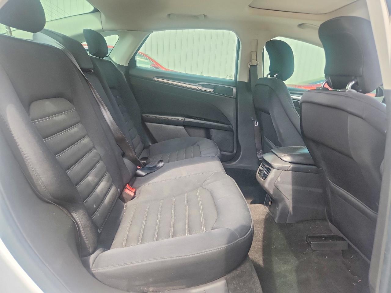 2014 FORD FUSION SE photo 28