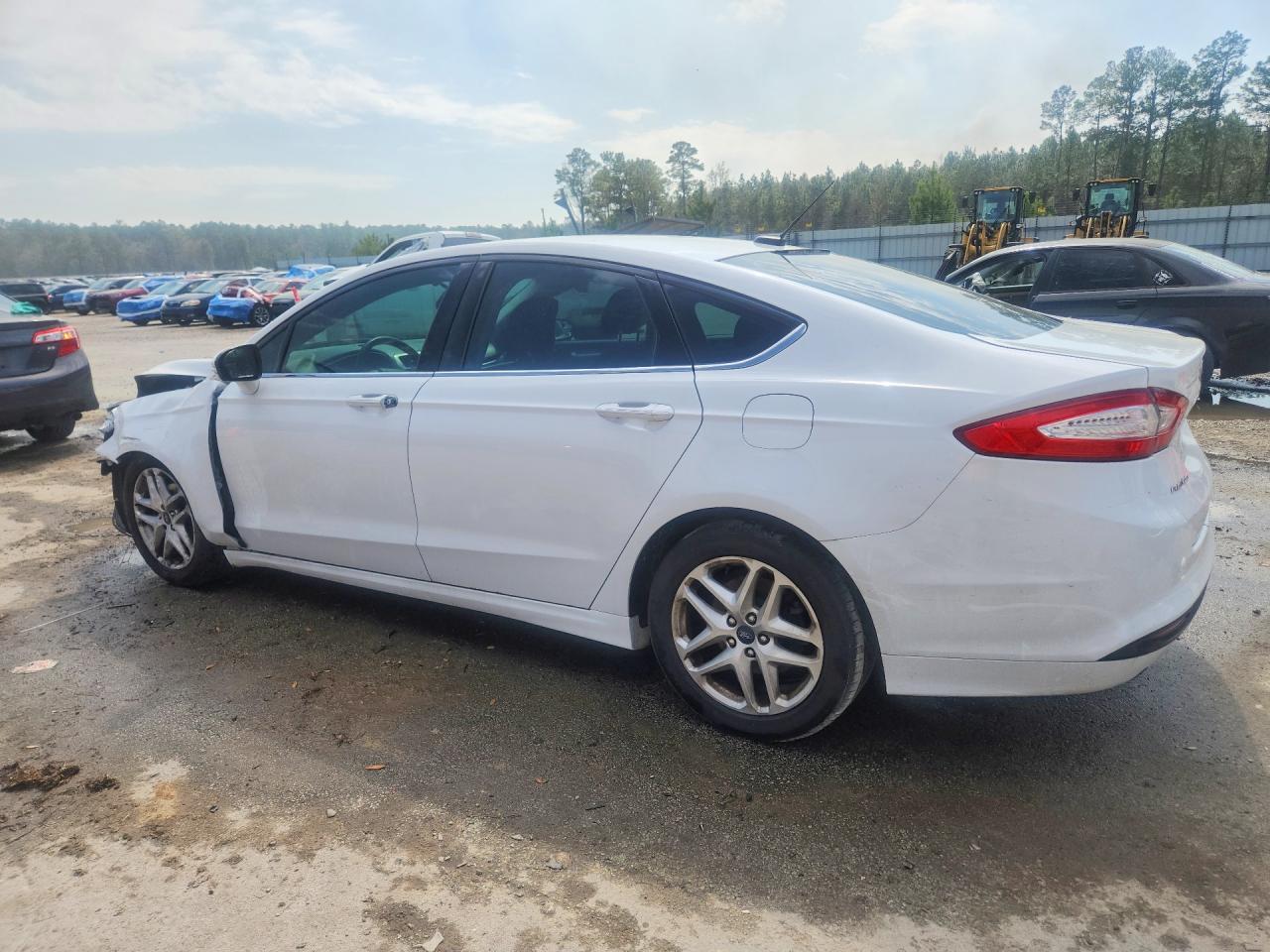 2014 FORD FUSION SE photo 4