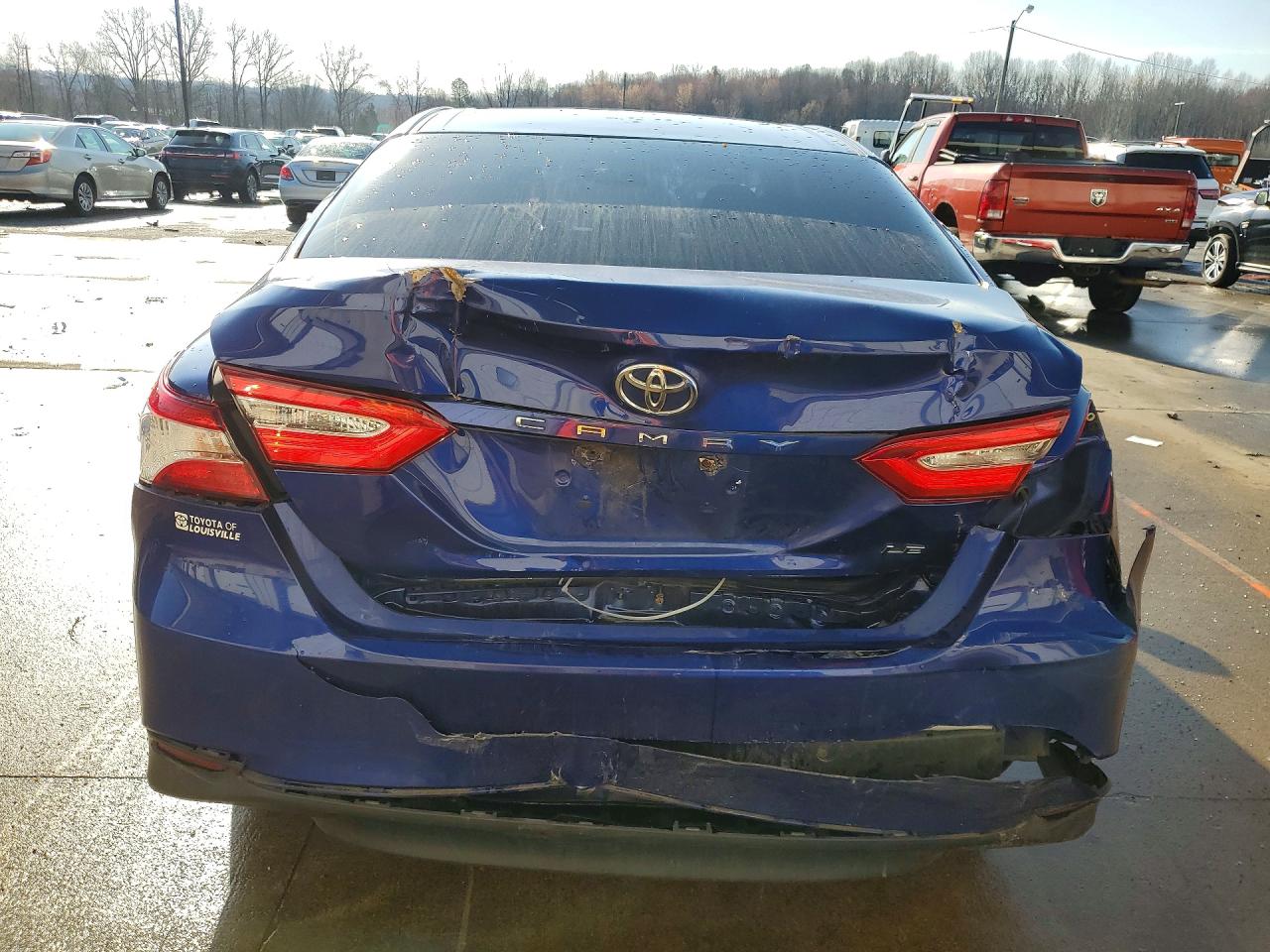 2018 TOYOTA CAMRY LE photo 6