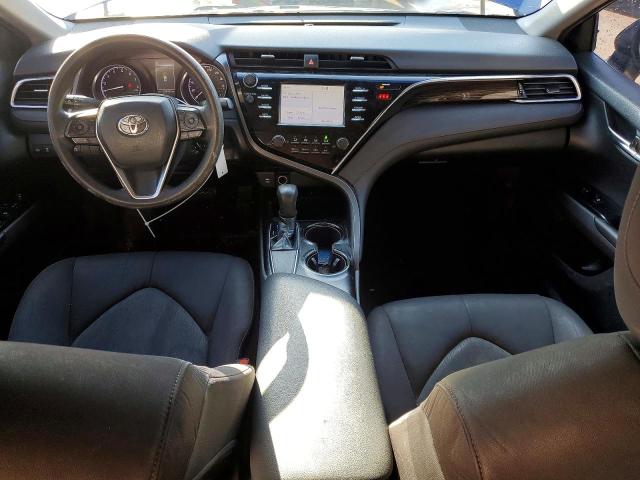 2018 TOYOTA CAMRY LE photo 8
