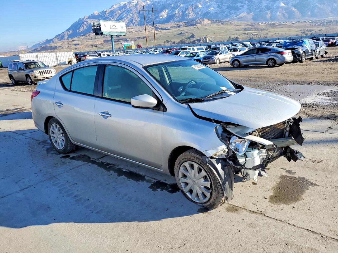 2018 NISSAN VERSA SV photo 13