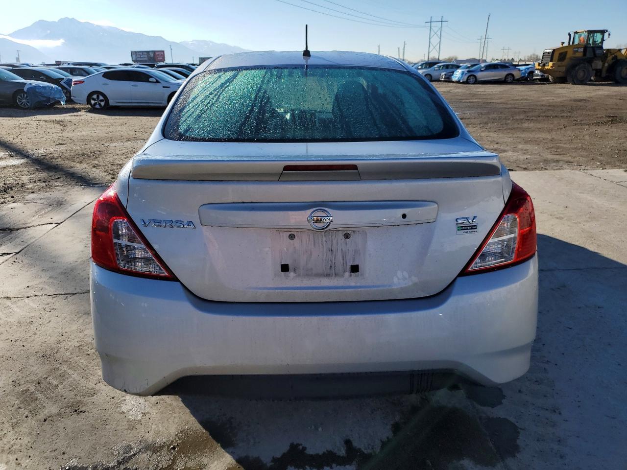 2018 NISSAN VERSA SV photo 21