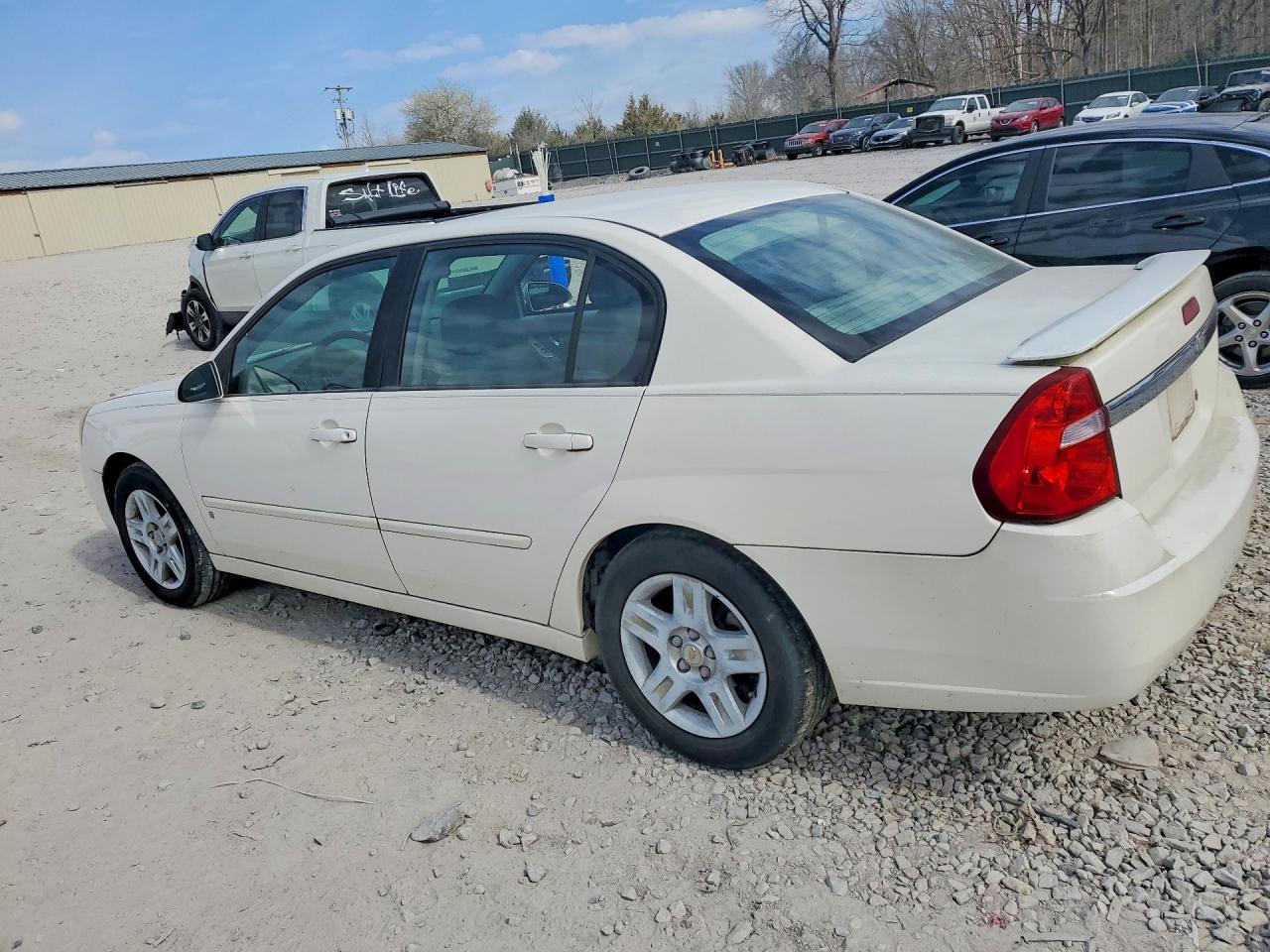 2007 CHEVROLET MALIBU LT photo 2