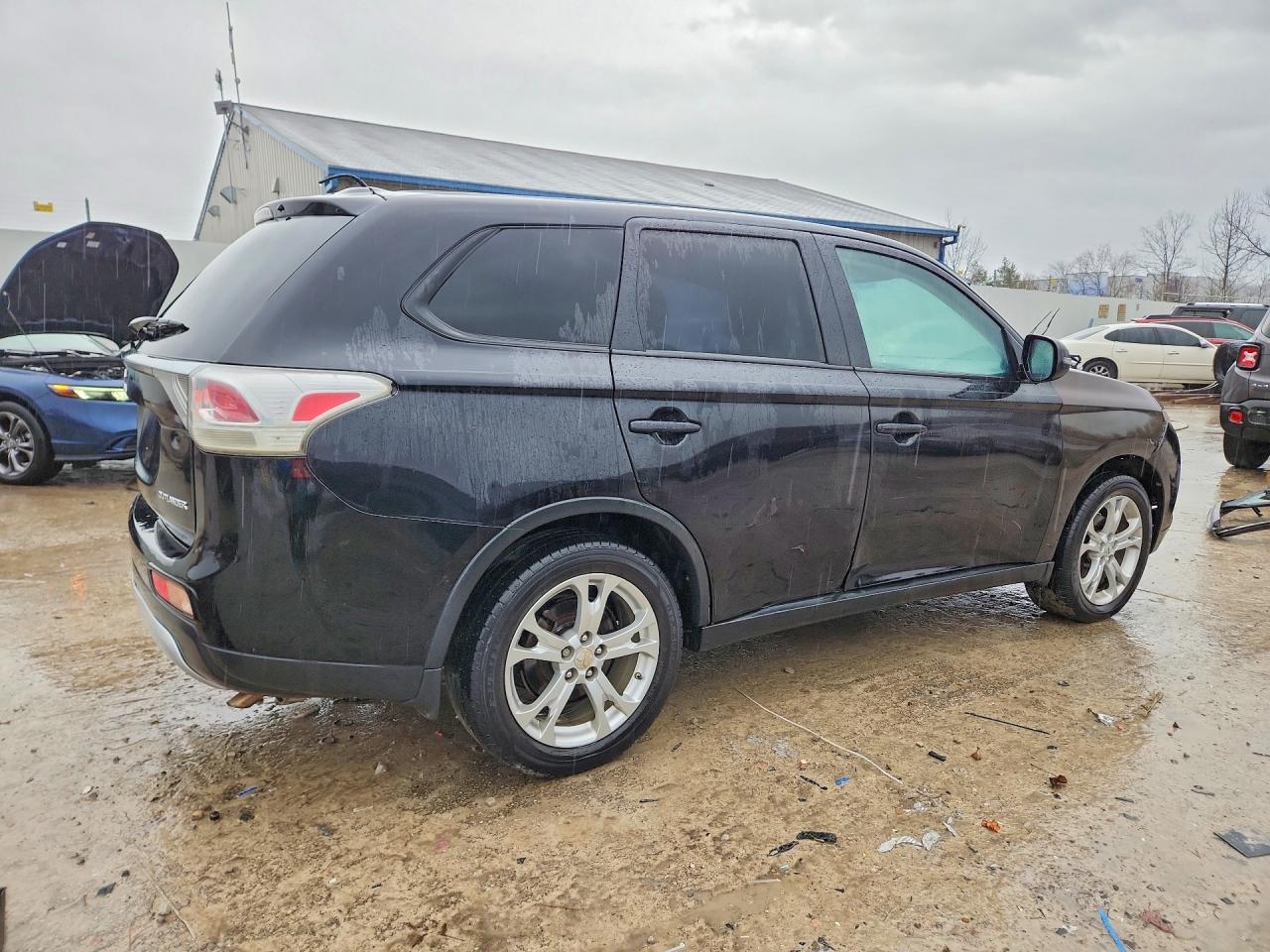 2015 MITSUBISHI OUTLANDER SE photo 5