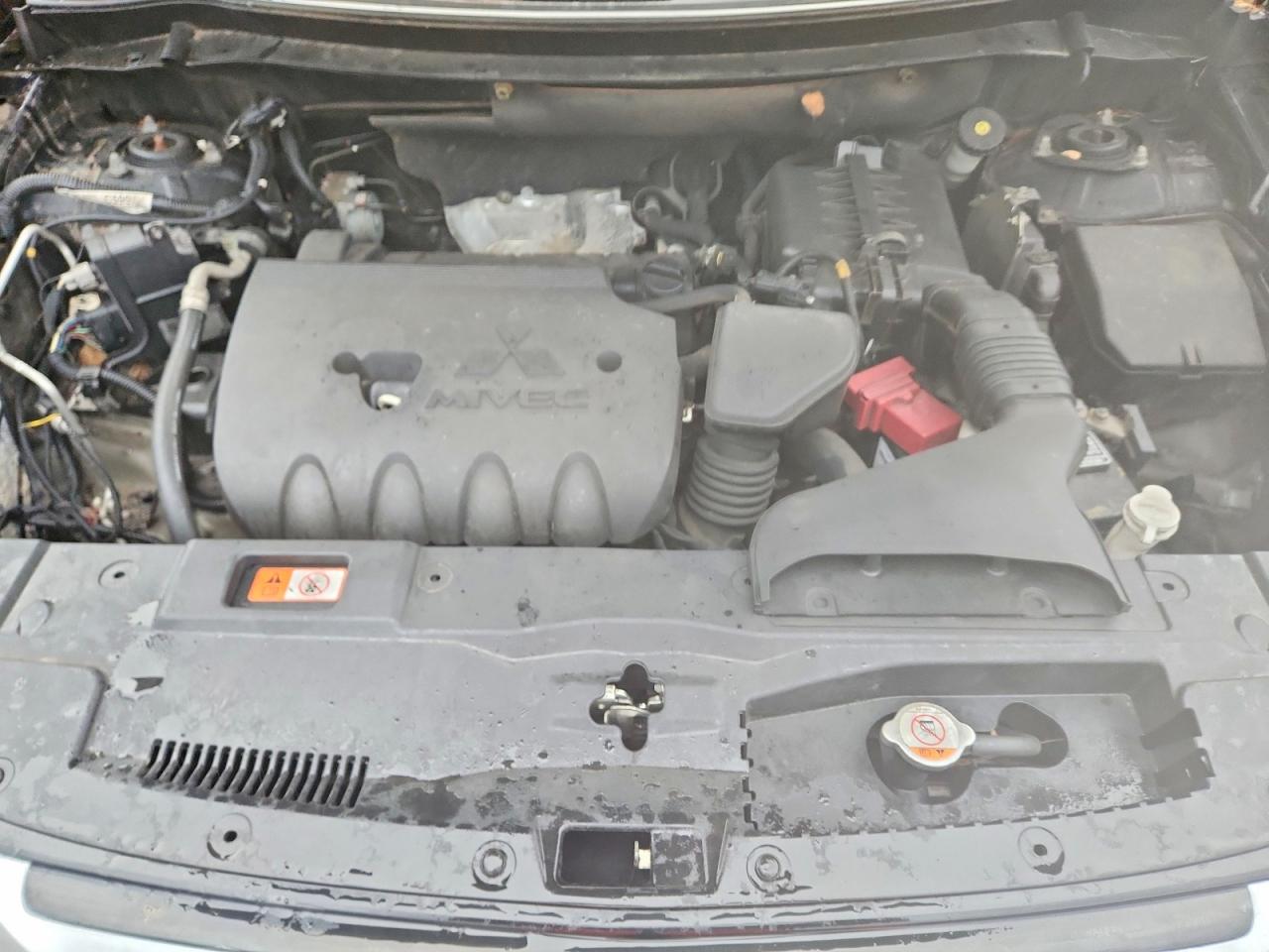 2015 MITSUBISHI OUTLANDER SE photo 23