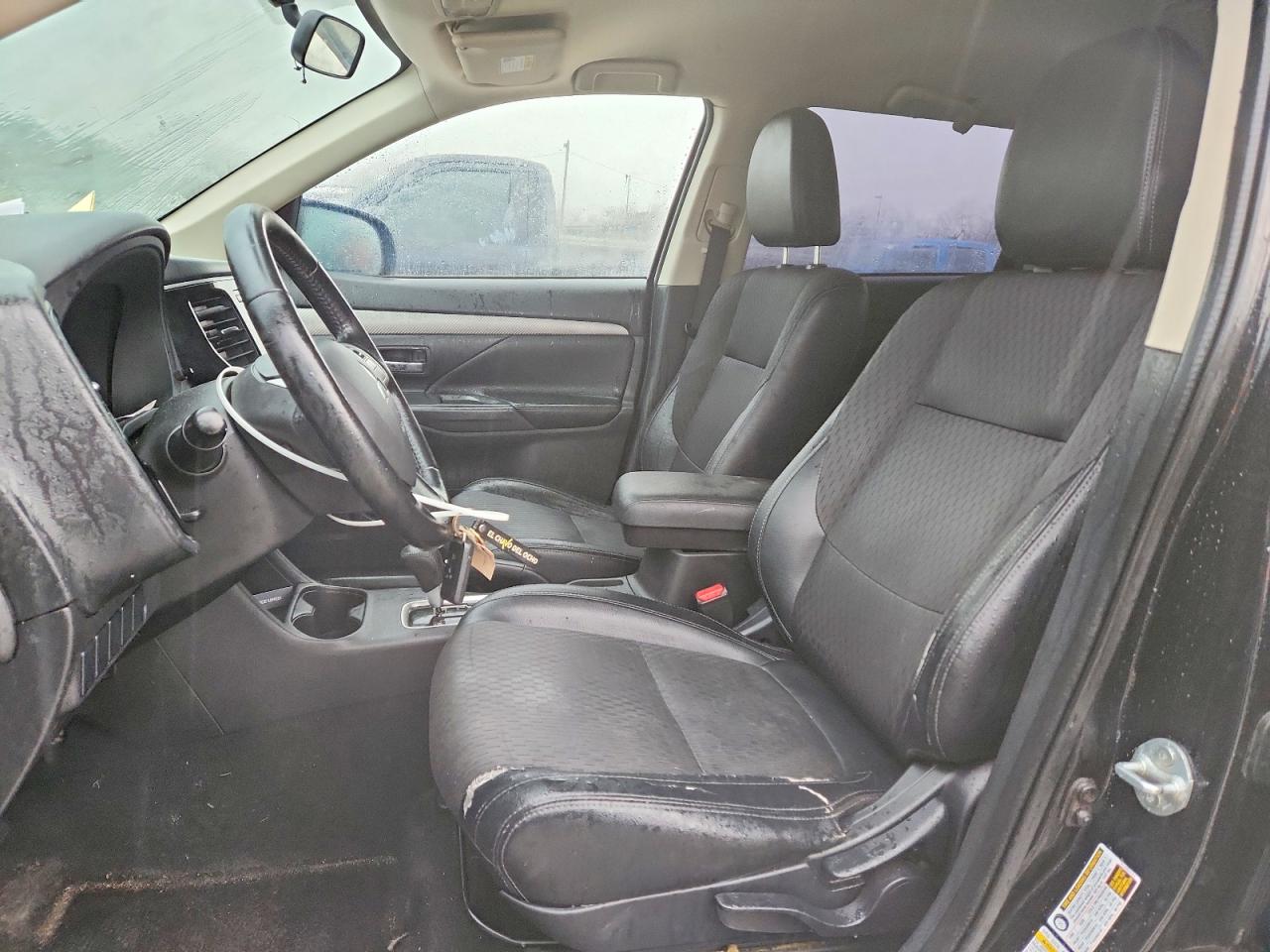 2015 MITSUBISHI OUTLANDER SE photo 13