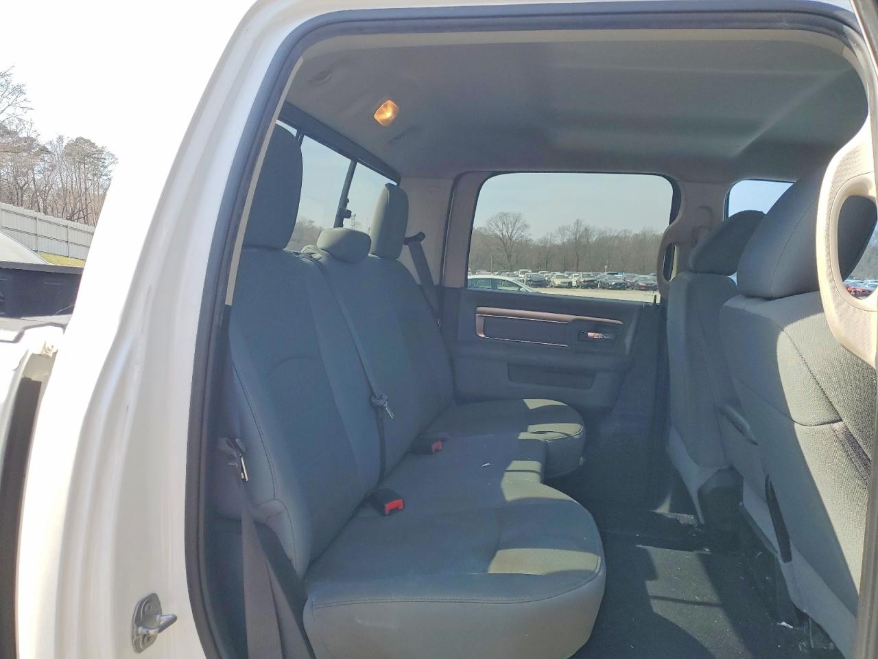 2019 RAM 1500 CLASSIC SLT photo 28