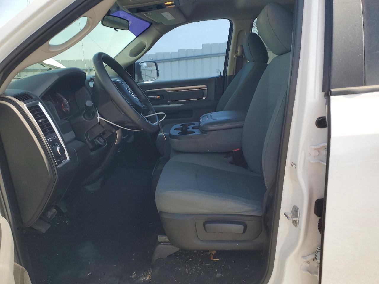2019 RAM 1500 CLASSIC SLT photo 19