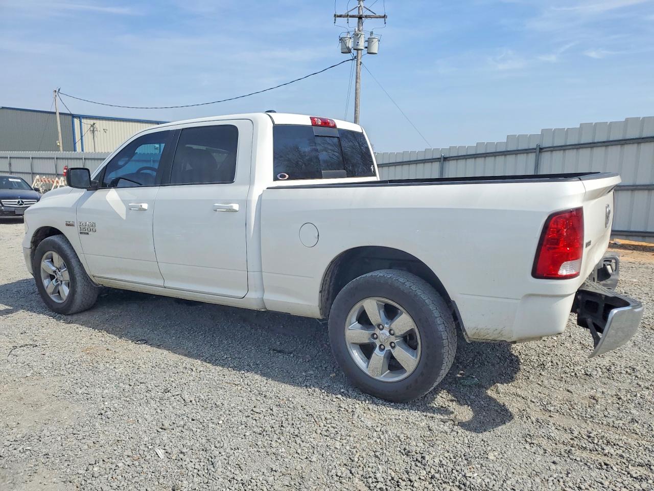 2019 RAM 1500 CLASSIC SLT photo 4