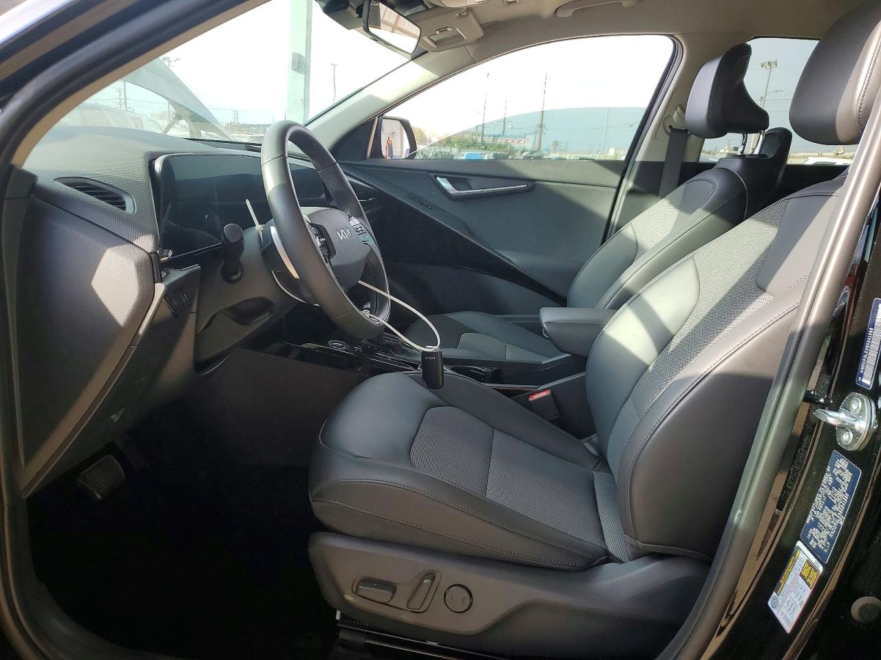 2025 KIA NIRO EX photo 7