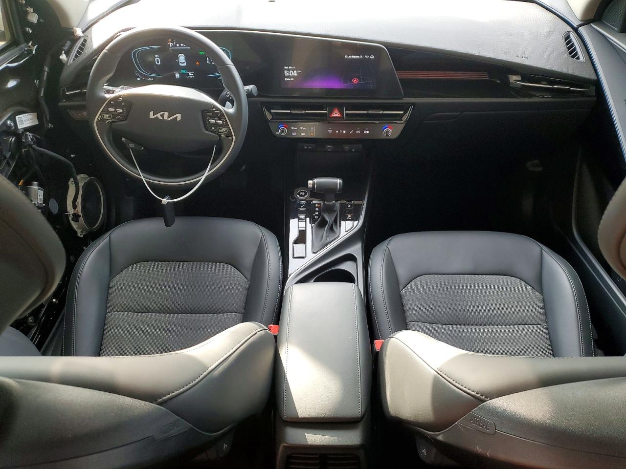 2025 KIA NIRO EX photo 8