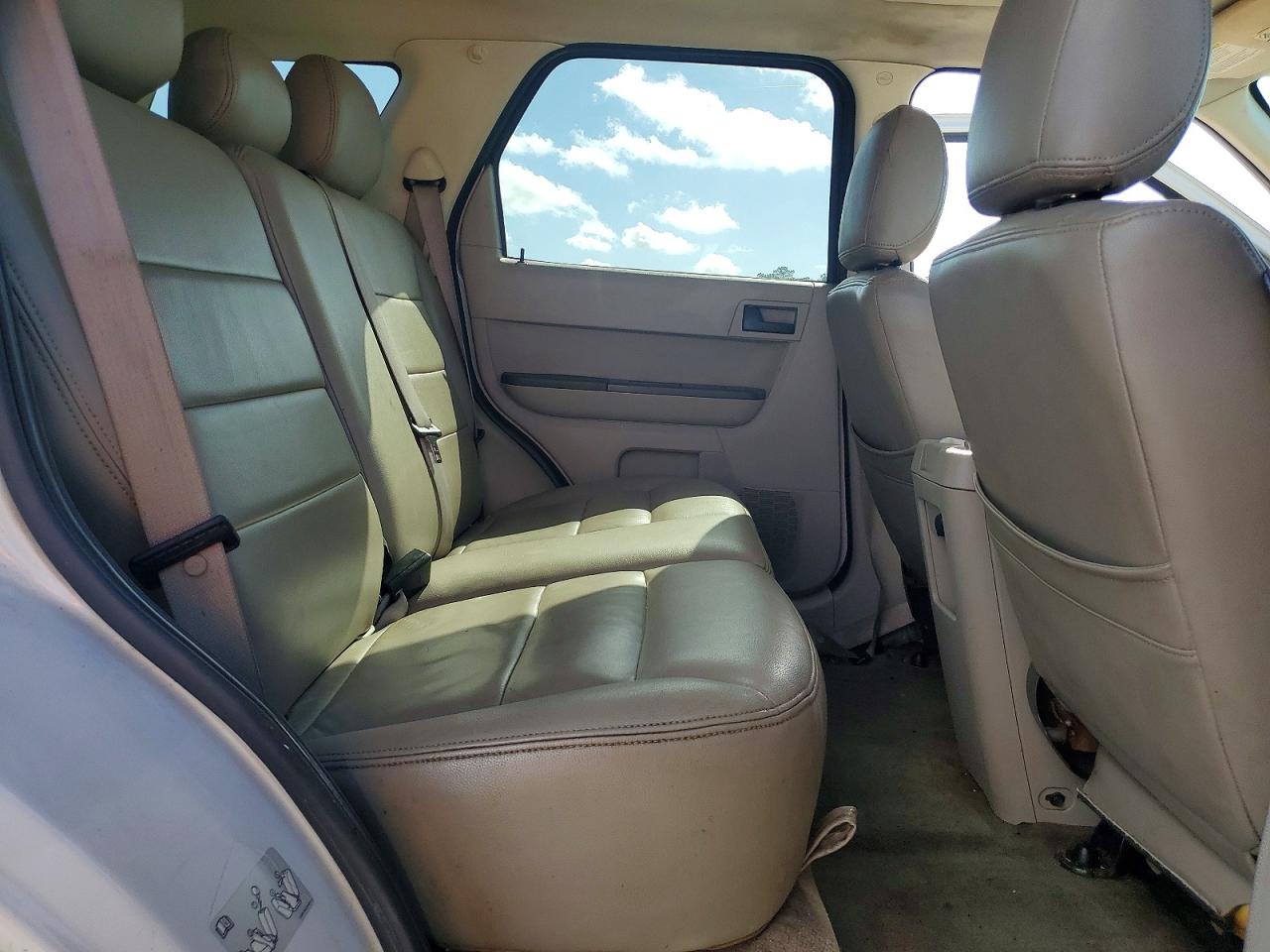 2010 FORD ESCAPE XLT photo 11