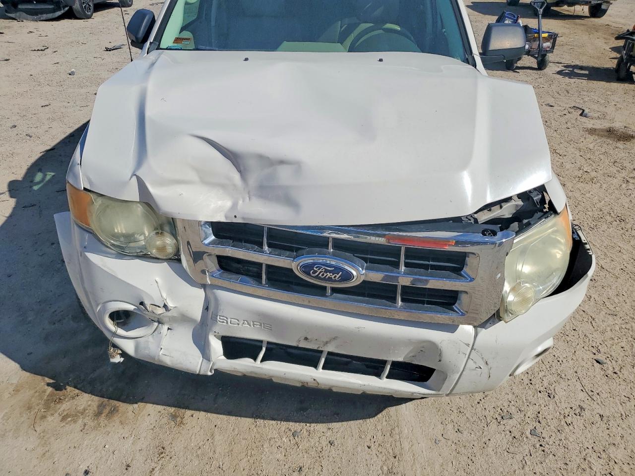 2010 FORD ESCAPE XLT photo 12