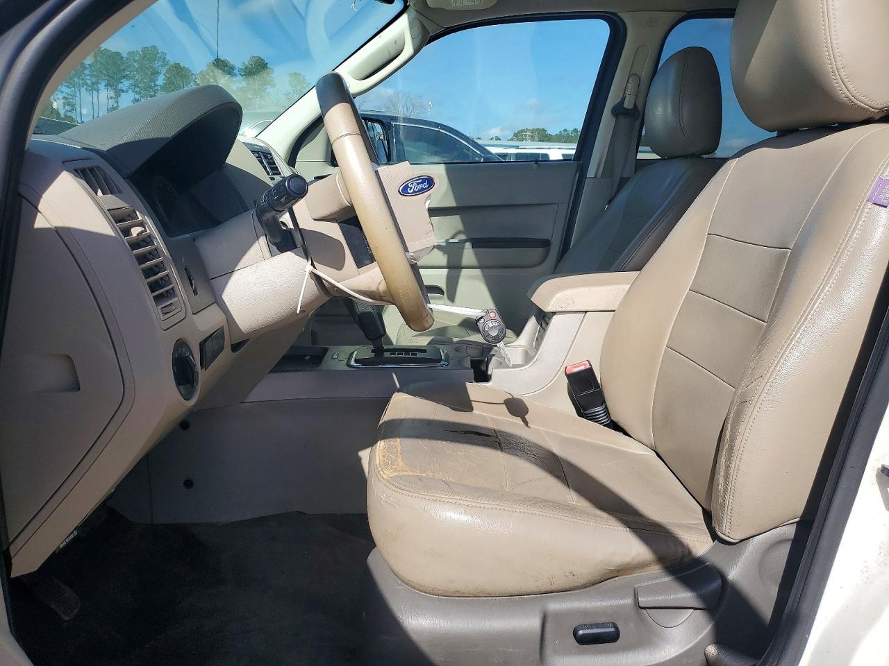 2010 FORD ESCAPE XLT photo 7