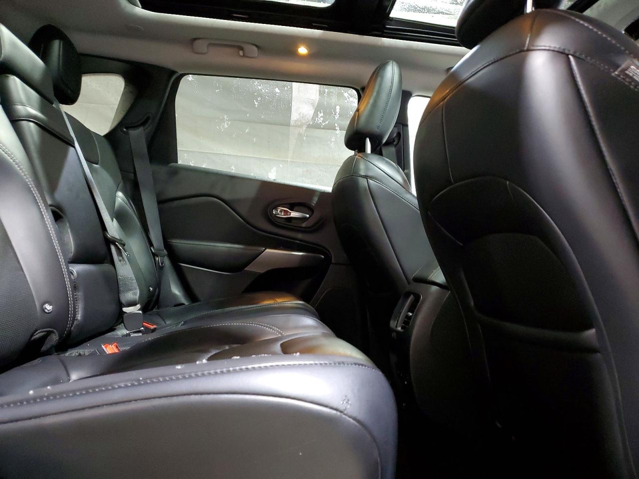 2019 JEEP CHEROKEE LIMITED photo 11