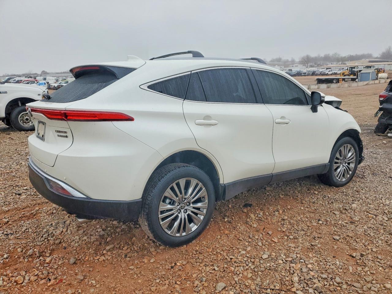 2022 TOYOTA VENZA LIMITED photo 3