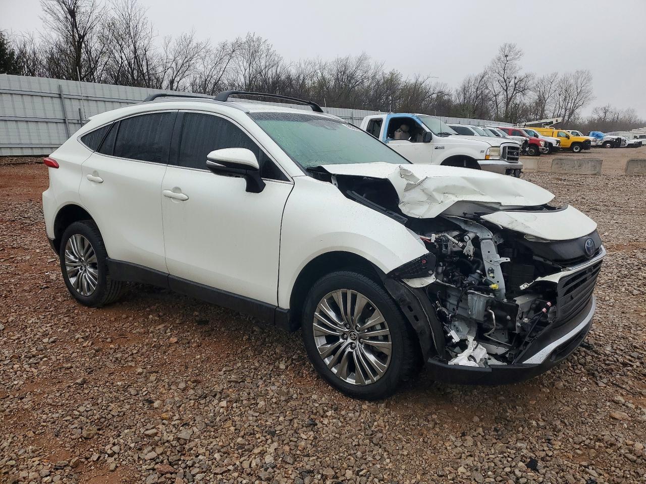2022 TOYOTA VENZA LIMITED photo 4