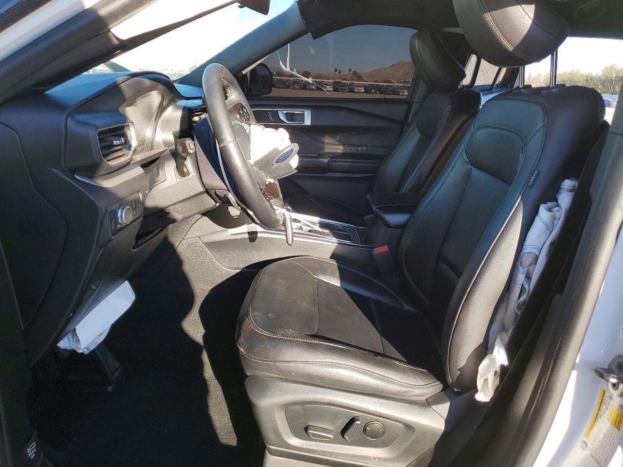 2020 FORD EXPLORER XLT photo 7