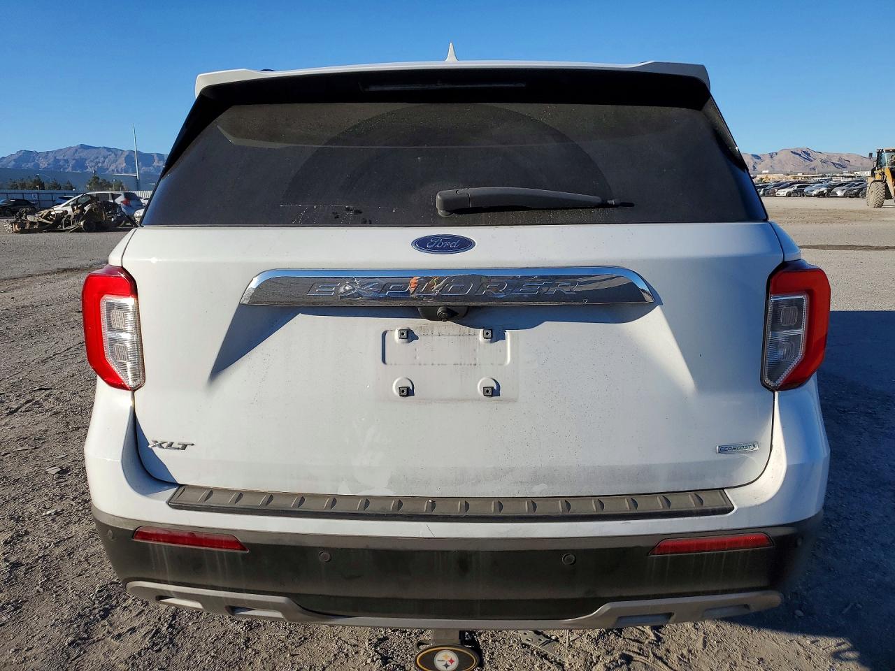 2020 FORD EXPLORER XLT photo 6