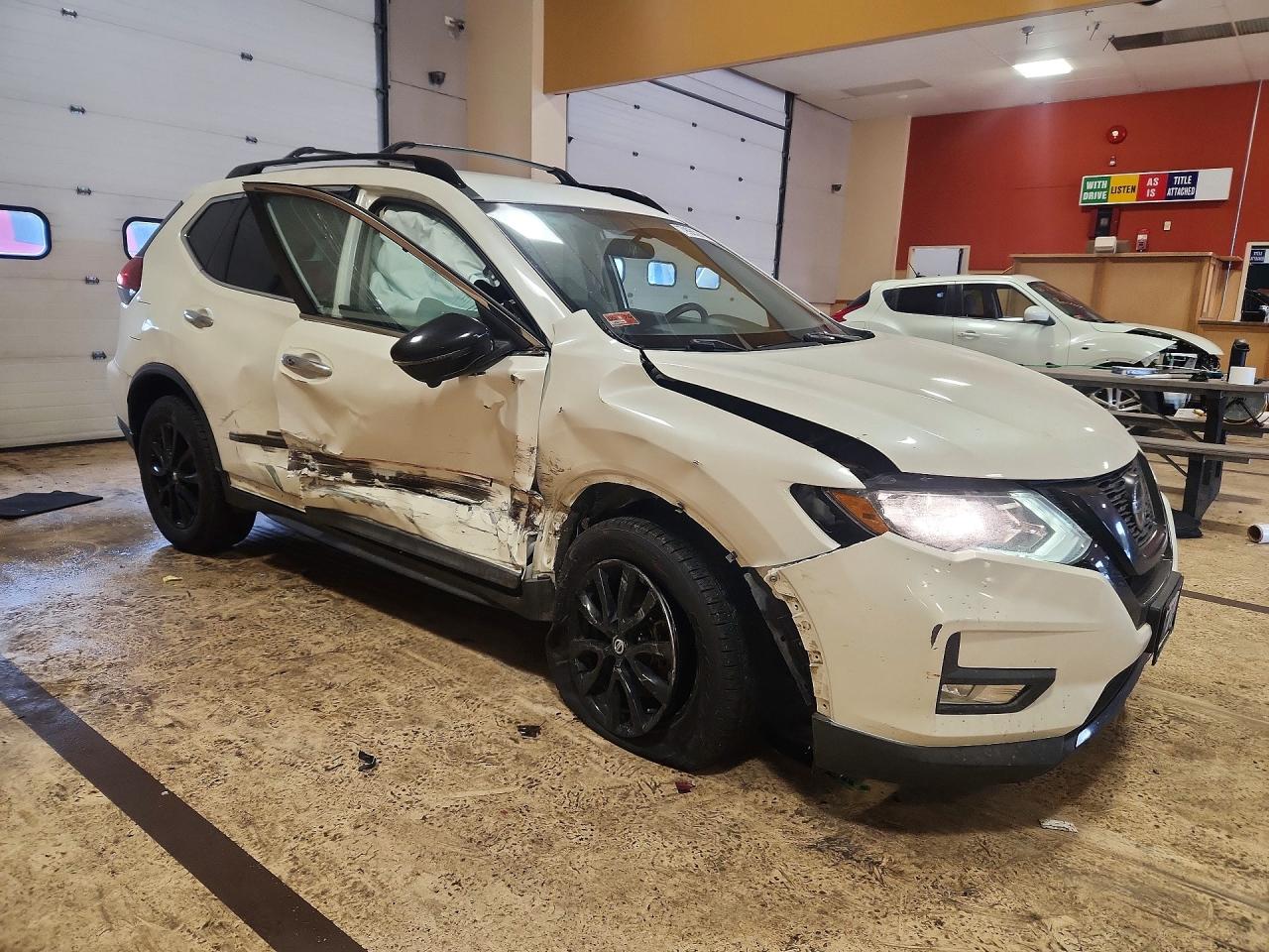 2018 NISSAN ROGUE photo 10