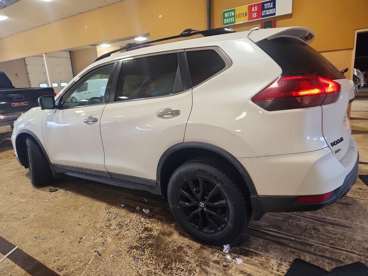 2018 NISSAN ROGUE photo 4