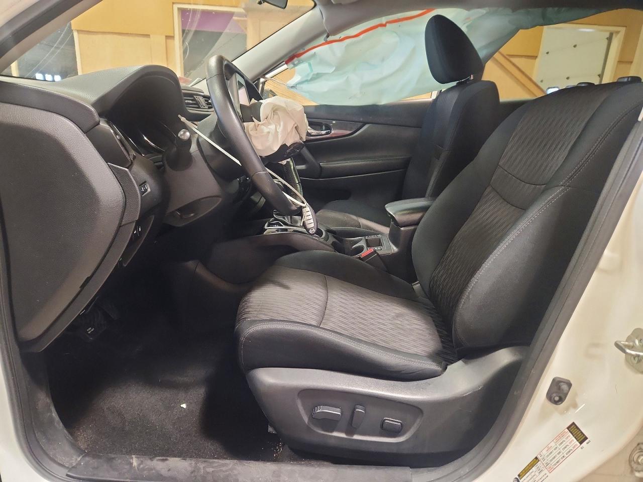 2018 NISSAN ROGUE photo 19