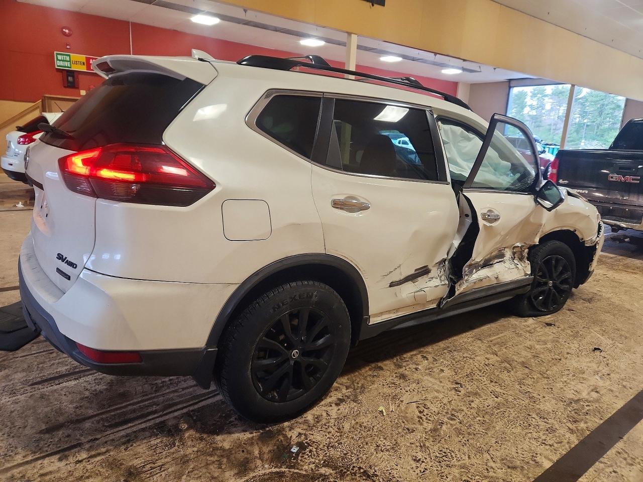 2018 NISSAN ROGUE photo 7