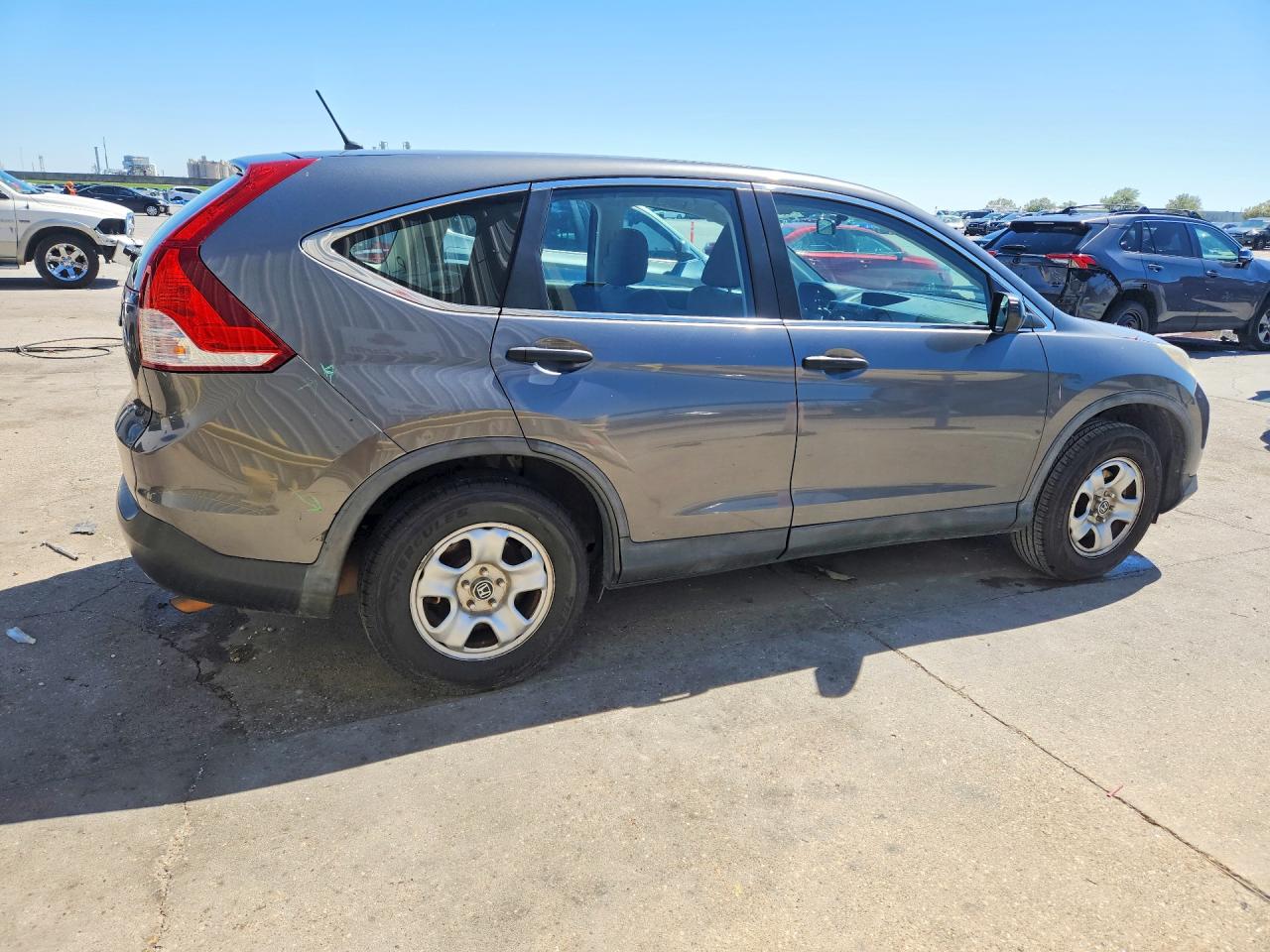 2014 HONDA CR-V LX photo 5