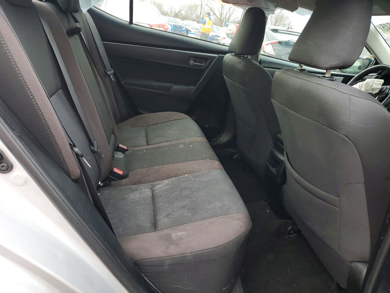 2018 TOYOTA COROLLA LE photo 10