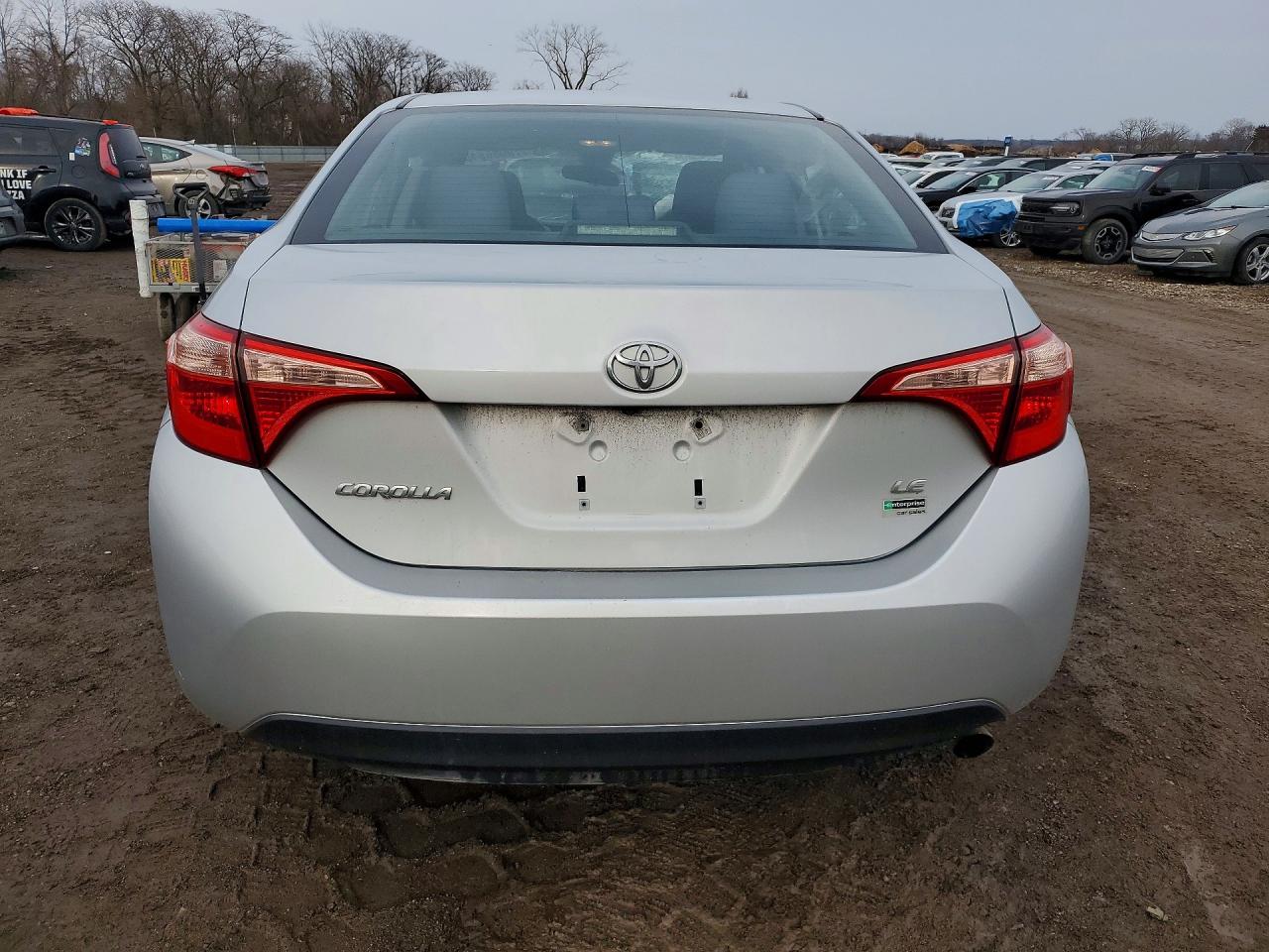 2018 TOYOTA COROLLA LE photo 6