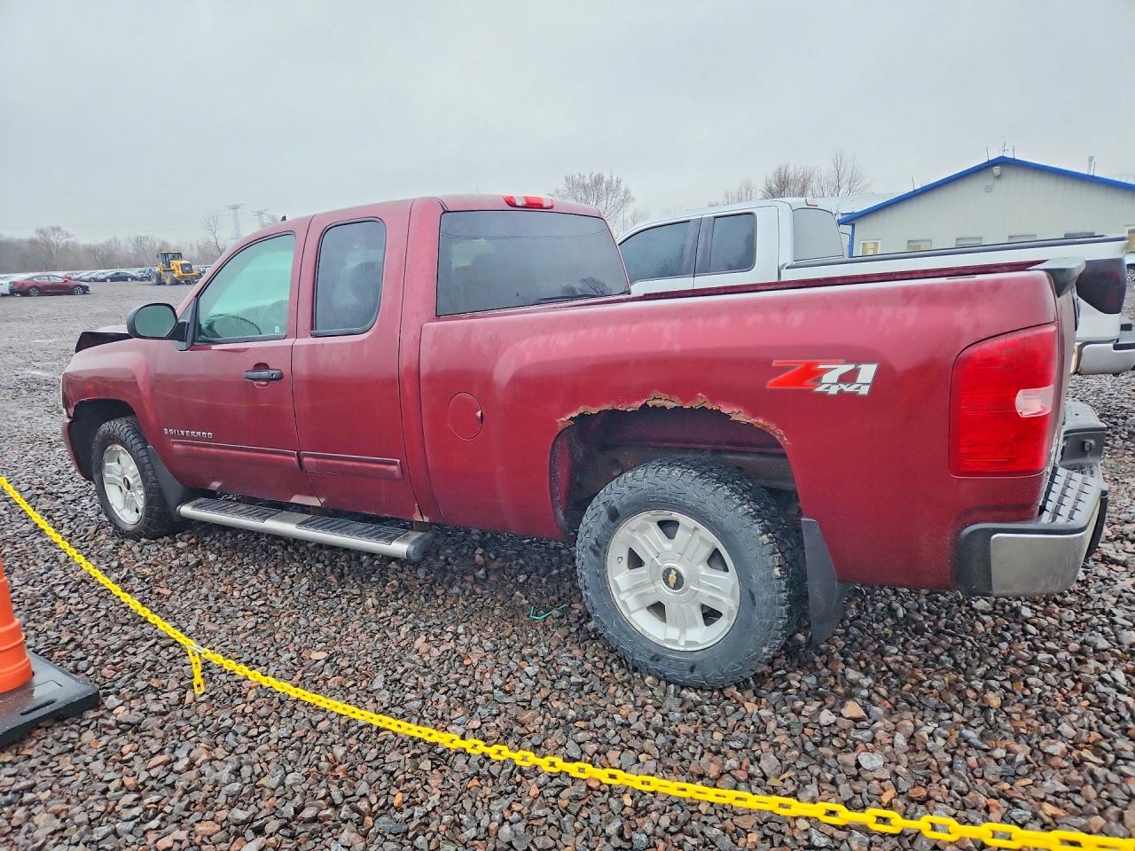 2009 CHEVROLET SILVERADO K1500 LT photo 2