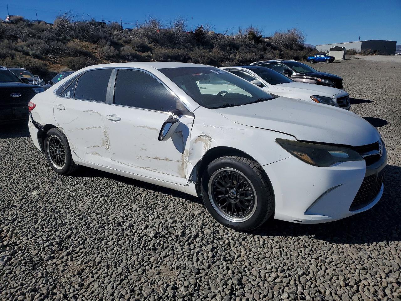 2017 TOYOTA CAMRY SE photo 10