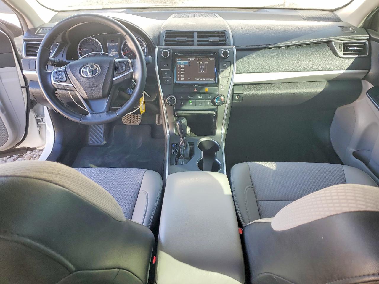 2017 TOYOTA CAMRY SE photo 22
