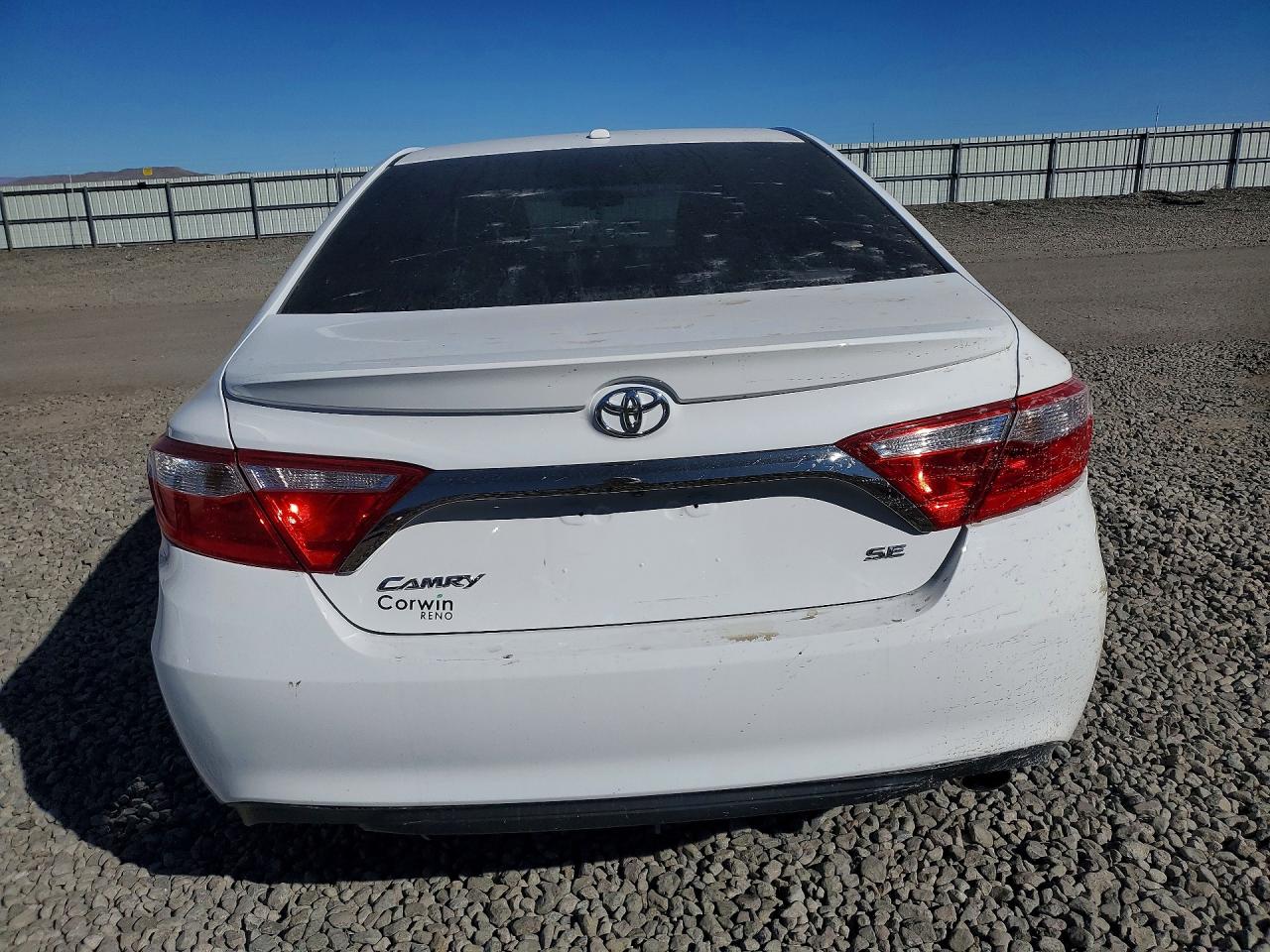 2017 TOYOTA CAMRY SE photo 16