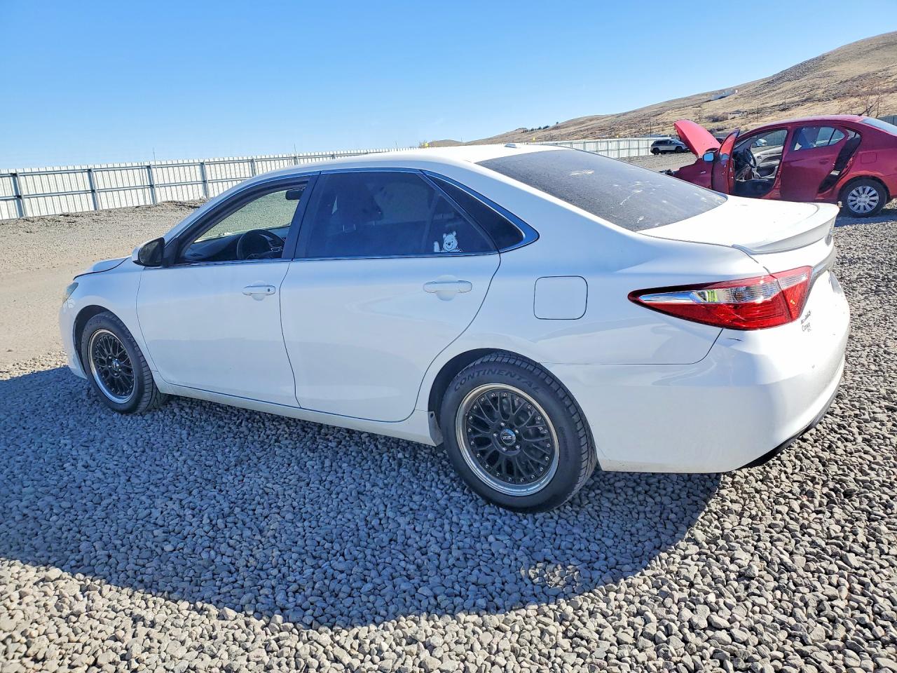 2017 TOYOTA CAMRY SE photo 4