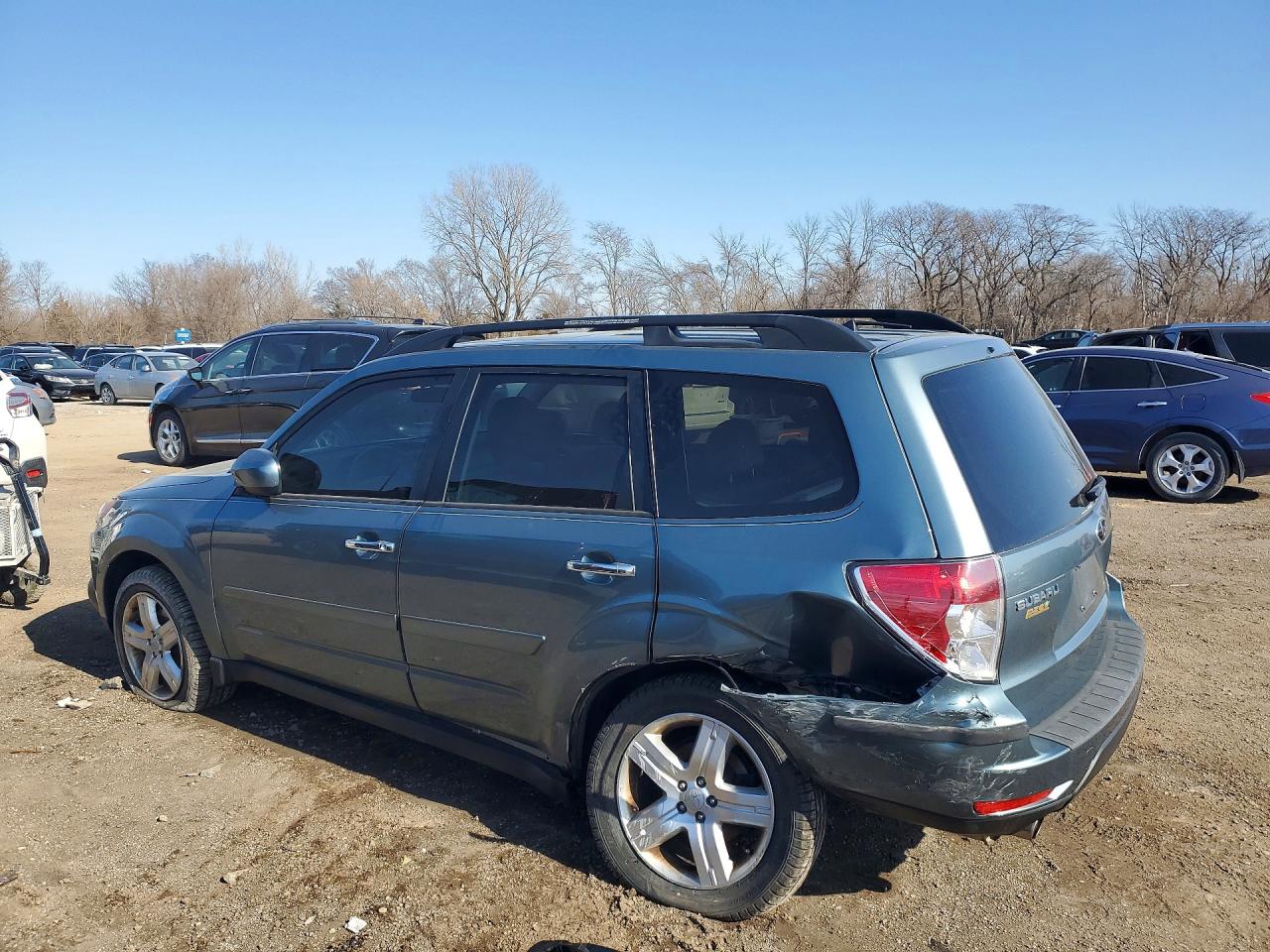 2009 SUBARU FORESTER photo 3