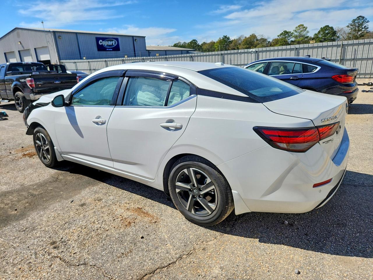 2025 NISSAN SENTRA photo 2
