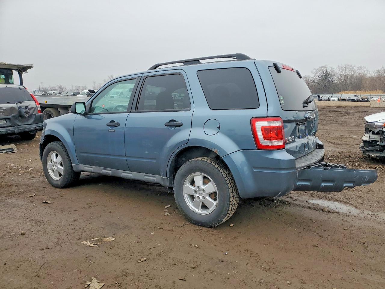 2012 FORD ESCAPE photo 3