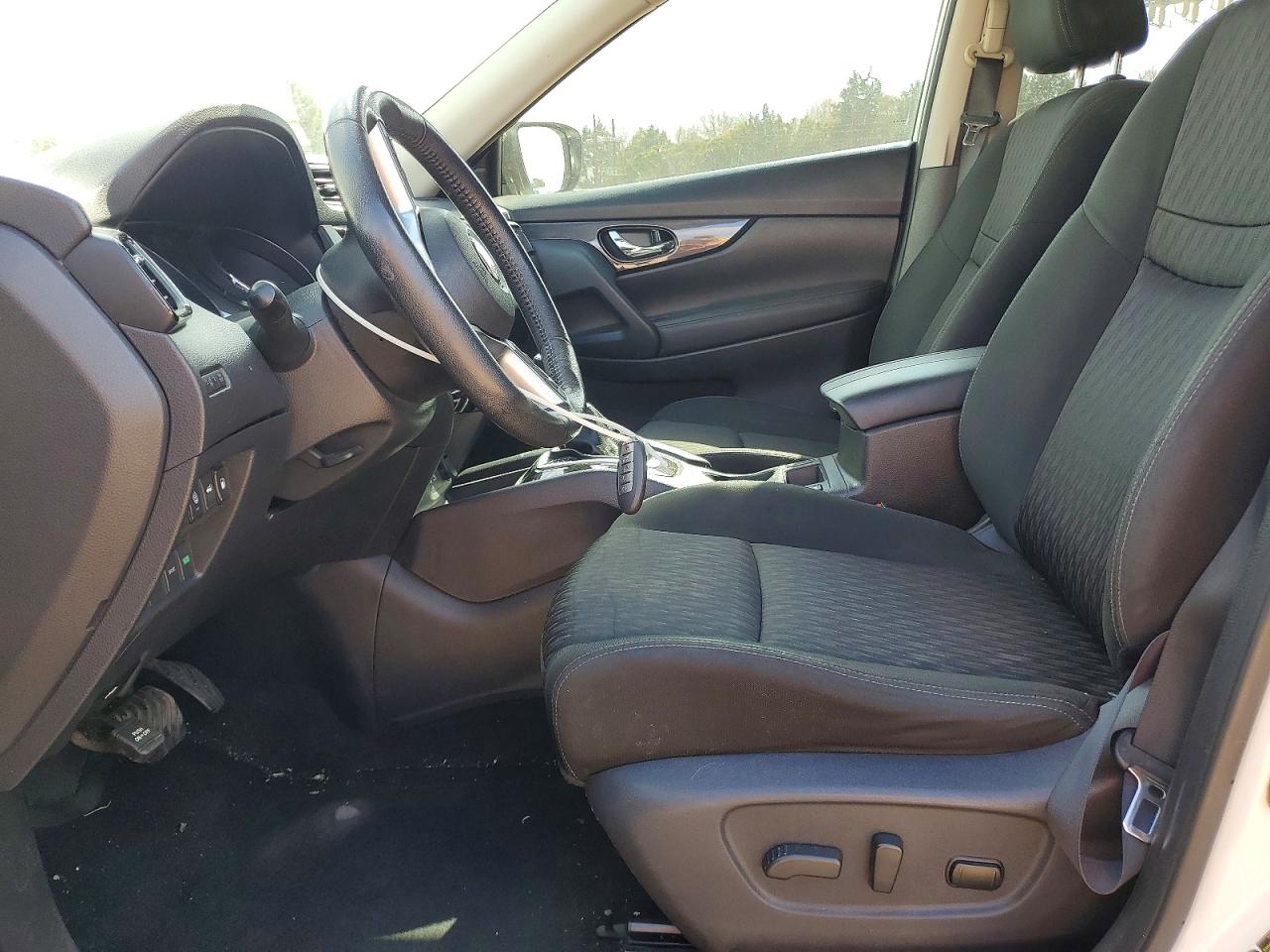 2019 NISSAN ROGUE SV photo 13