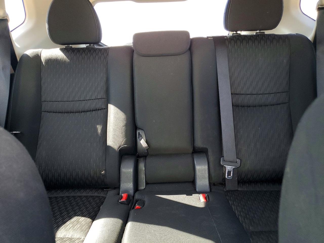 2019 NISSAN ROGUE SV photo 19