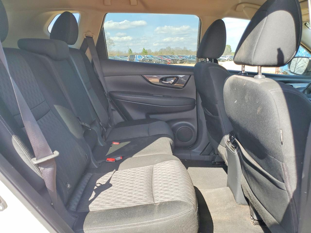 2019 NISSAN ROGUE SV photo 21