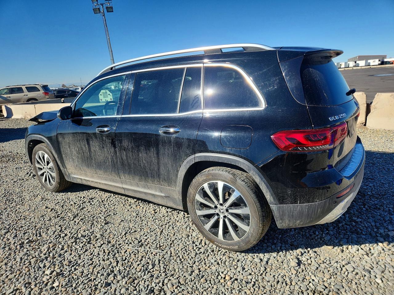 2021 MERCEDES-BENZ GLB 250 4MATIC photo 3